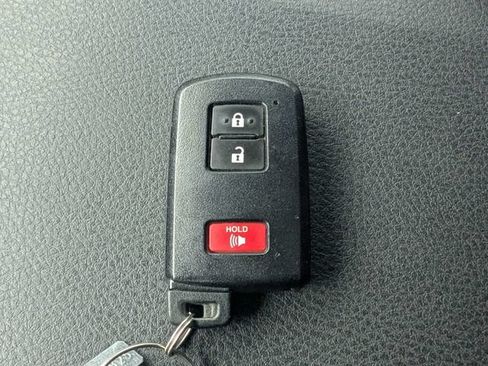 Used 2023 Toyota Tacoma TRD Sport w/ Technology Package AWD/4WD image 34