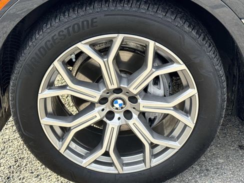Used 2021 BMW X7 xDrive40i w/ Cold Weather Package image 11