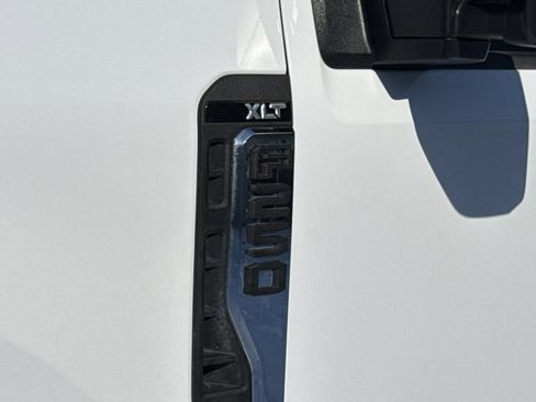 Used 2025 Ford F250 XLT w/ FX4 Off-Road Package image 11
