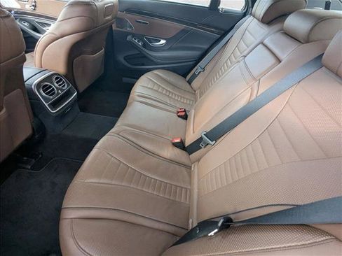 Used 2019 Mercedes-Benz S 560 4MATIC Sedan image 17