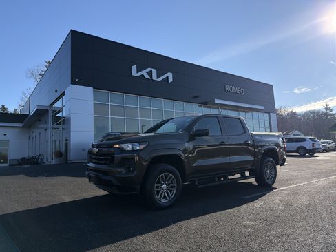 Used 2023 Chevrolet Colorado LT w/ LT Convenience Package II image 1