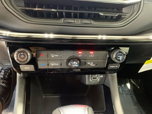 New 2026 Jeep Compass Latitude AWD/4WD image 25