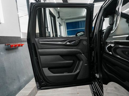 Used 2023 GMC Yukon XL Denali image 13