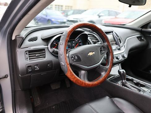 Used 2019 Chevrolet Impala LT image 16