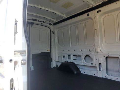 New 2026 Ford Transit 250 148 Medium Roof image 28