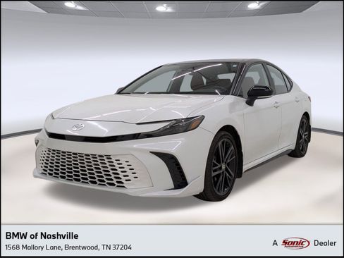 Used 2025 Toyota Camry XSE image 1