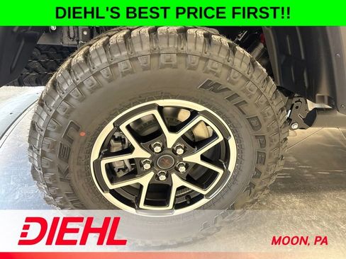 New 2026 Jeep Gladiator Rubicon w/ Steel Power Dome Hood Package AWD/4WD image 8