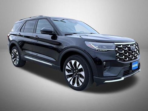 Certified 2025 Ford Explorer Platinum w/ LUX Leather Package AWD/4WD image 3
