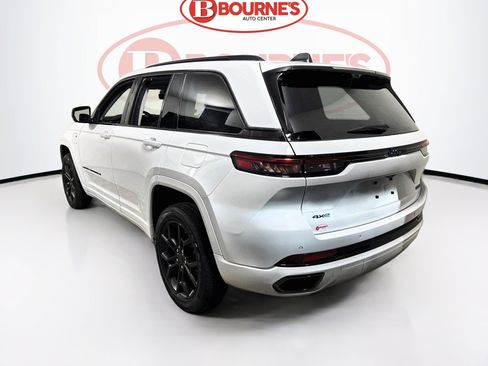 Used 2023 Jeep Grand Cherokee 30th Anniversary image 10