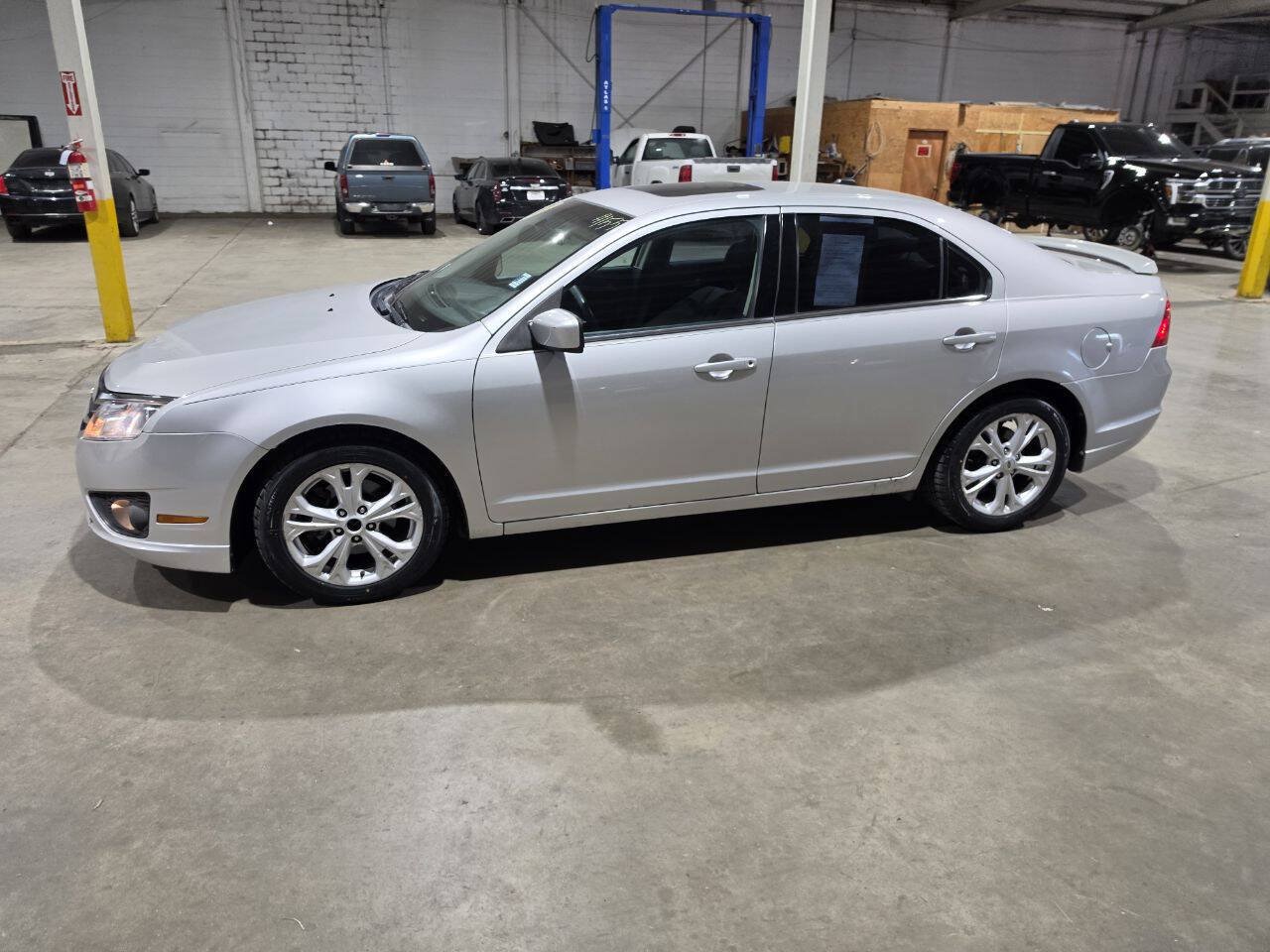 Used 2012 Ford Fusion SE FWD image 4