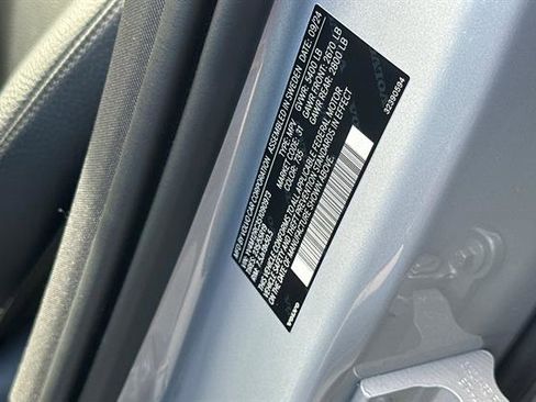 Certified 2025 Volvo XC60 B5 Plus image 33