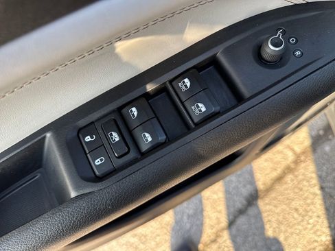 Certified 2023 Jeep Compass Limited image 14