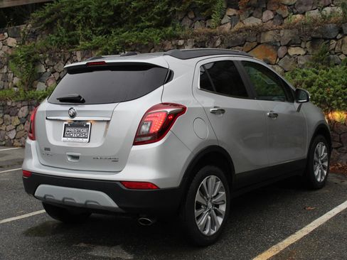Used 2018 Buick Encore Preferred AWD/4WD image 9