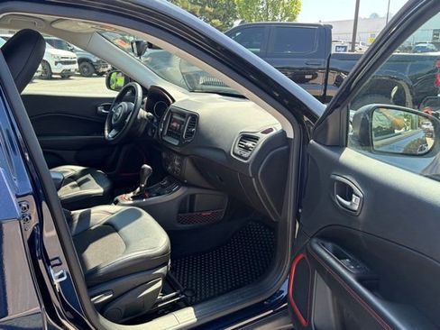 Used 2019 Jeep Compass Trailhawk w/ Cold Weather Group AWD/4WD image 22
