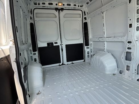 Used 2025 RAM ProMaster 2500 w/ Safety Group FWD image 14