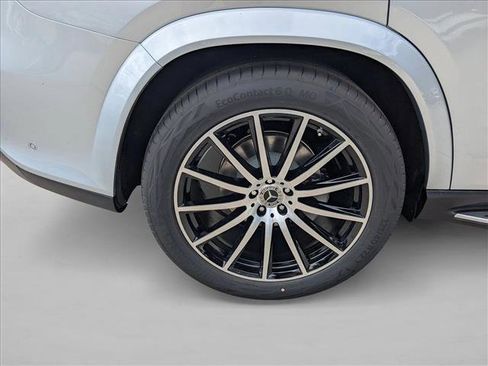 New 2026 Mercedes-Benz GLS 450 4MATIC image 9