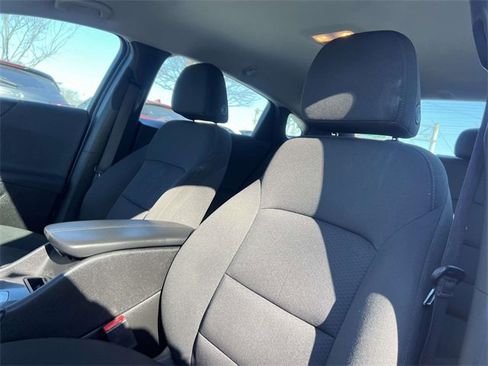 Used 2018 Chevrolet Malibu LT image 11