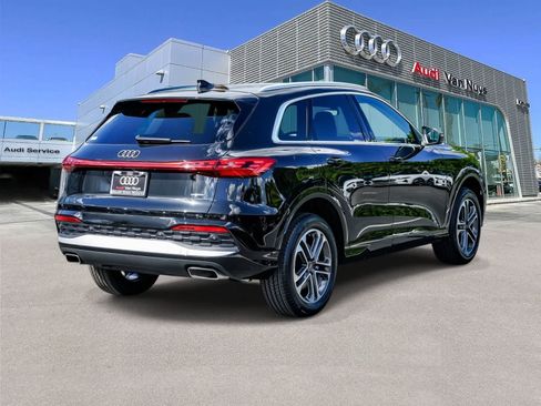 Used 2025 Audi Q5 Premium w/ Premium Plus AWD/4WD image 4