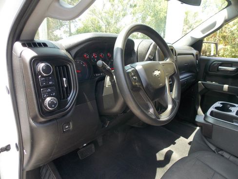 Used 2020 Chevrolet Silverado 1500 Custom w/ Custom Value Package AWD/4WD image 2