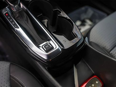 Used 2024 Chevrolet Trax LT w/ Driver Confidence Package image 23