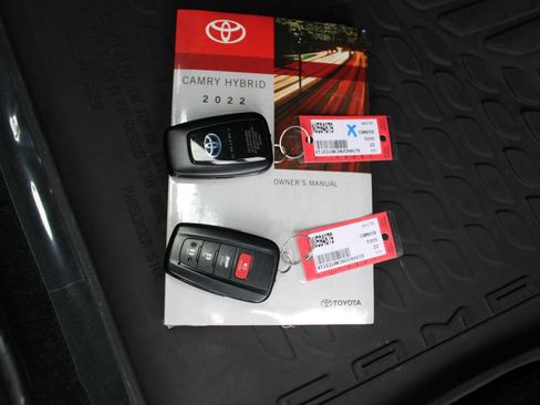 Used 2022 Toyota Camry SE image 27