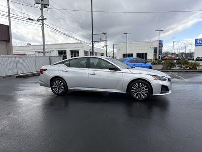 Used 2024 Nissan Altima 2.5 SV