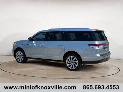 Used 2024 Lincoln Navigator L Reserve AWD/4WD image 5