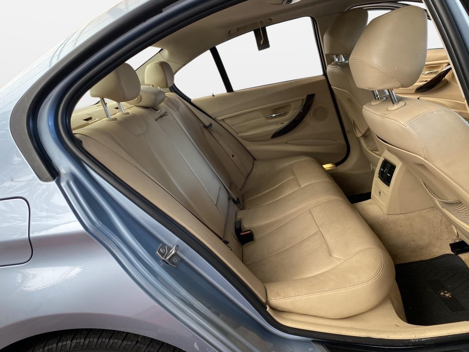 Used 2013 BMW 328i Sedan RWD image 12
