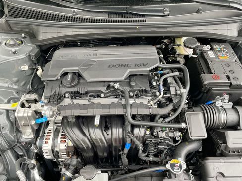 Used 2025 Hyundai Elantra SE image 50