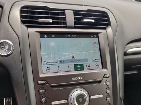 Used 2018 Ford Fusion Titanium image 18