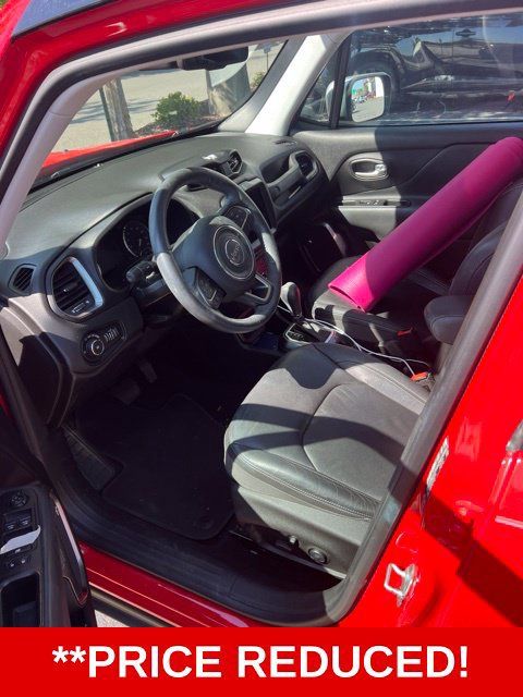 Used 2018 Jeep Renegade Limited w/ UConnect 8.4 Nav Group FWD image 2