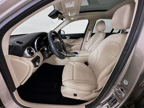 Used 2022 Mercedes-Benz GLC 300 image 21