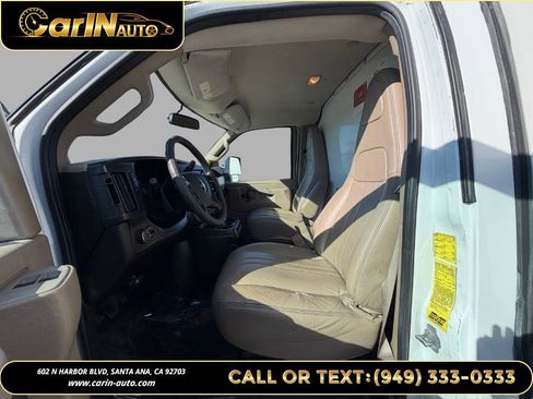 Used 2016 Chevrolet Express 4500 RWD image 9