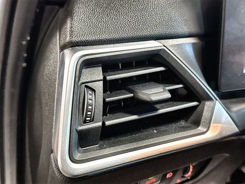 Used 2024 BMW 330i xDrive 330i xDrive Convenience w/ Convenience Package image 15