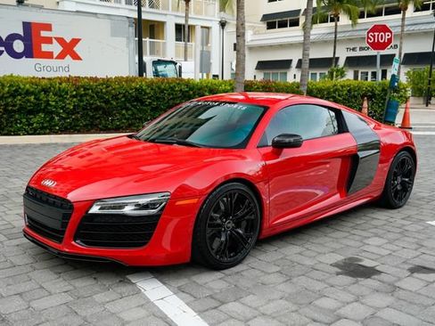 Used 2014 Audi R8 V10 plus AWD/4WD image 2