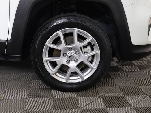 Used 2022 Jeep Renegade Latitude AWD/4WD image 23