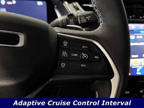 Used 2023 Jeep Grand Cherokee Limited image 7