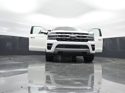 Used 2022 Ford Expedition Max Limited AWD/4WD image 40