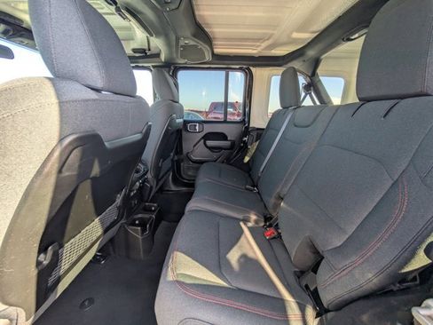 Used 2024 Jeep Wrangler Unlimited Rubicon image 12