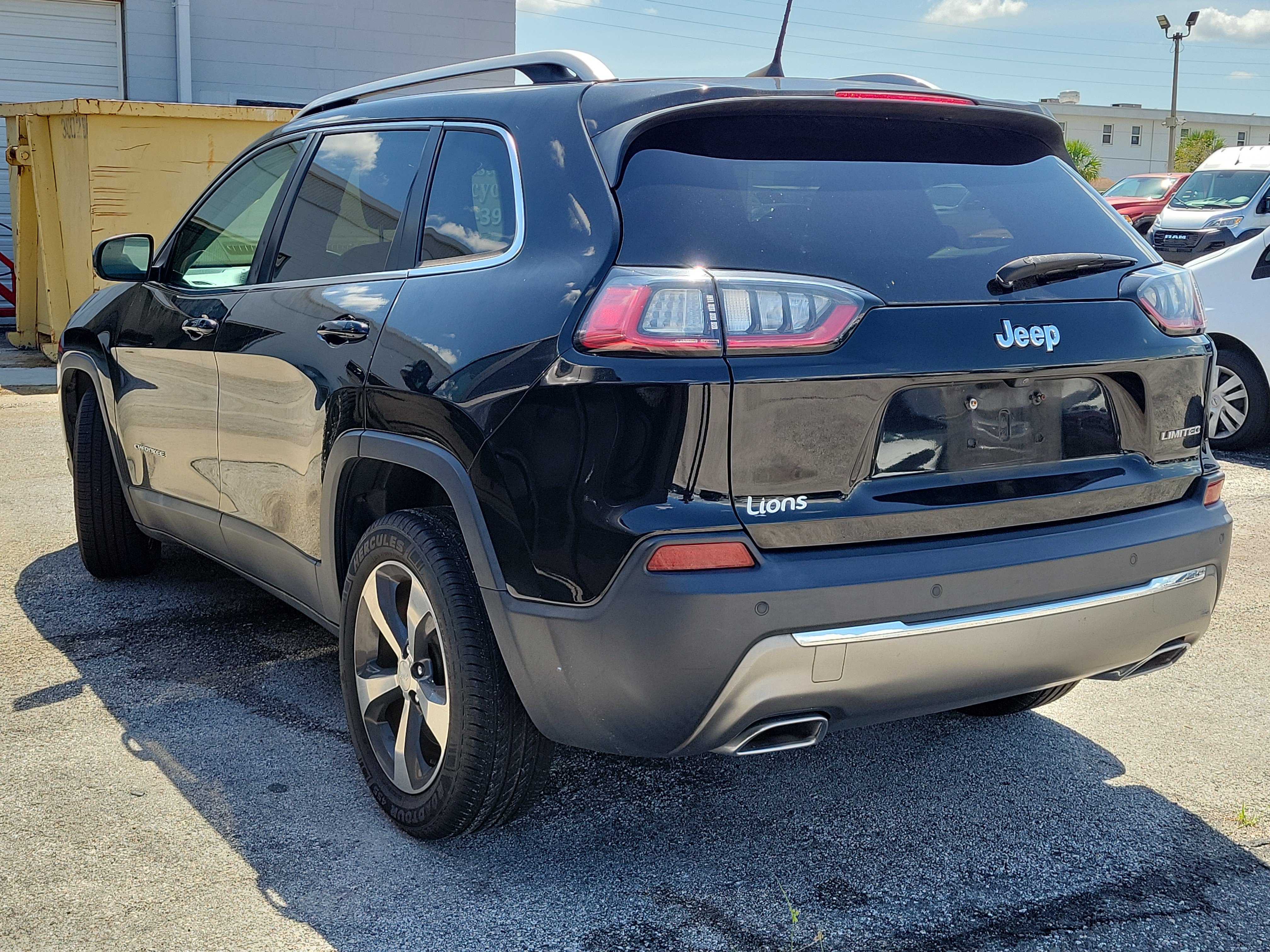 Used 2019 Jeep Cherokee Limited FWD image 4