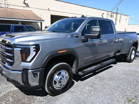 Used 2024 GMC Sierra 3500 SLE w/ SLE Convenience Package AWD/4WD image 6