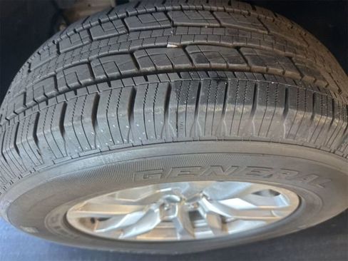 Used 2019 Chevrolet Silverado 1500 LT w/ Texas Edition image 15