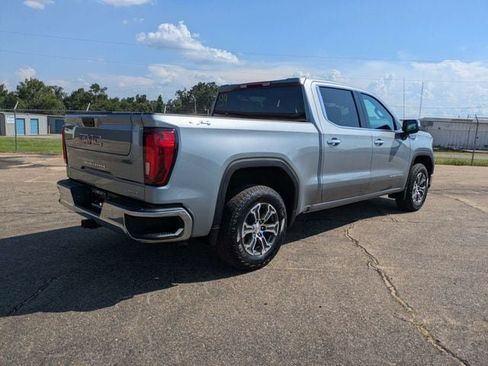 Used 2025 GMC Sierra 1500 SLT AWD/4WD image 4