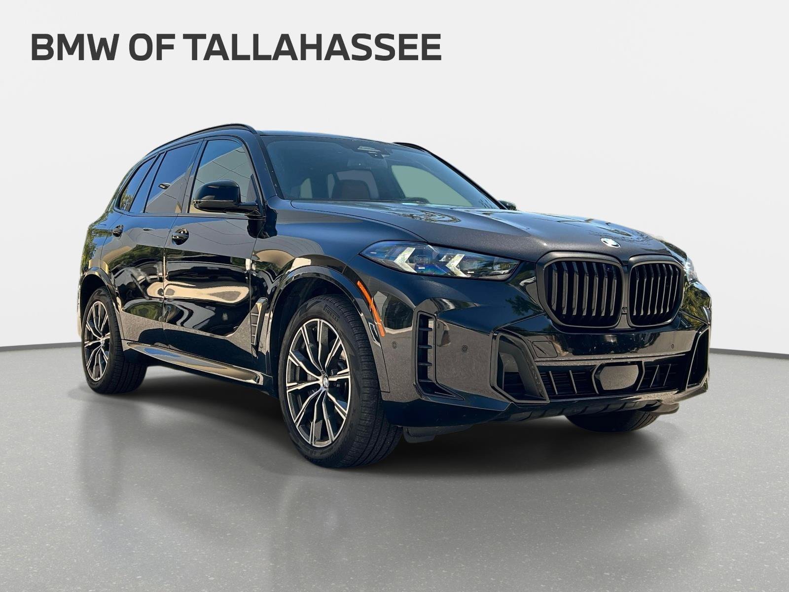 Used 2024 BMW X5 xDrive40i w/ M Sport Package AWD/4WD image 3