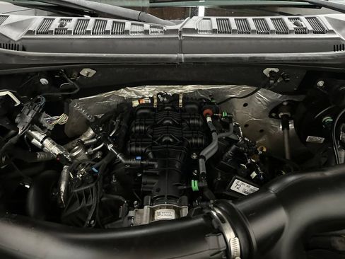 Used 2019 Ford F150 Platinum AWD/4WD image 7