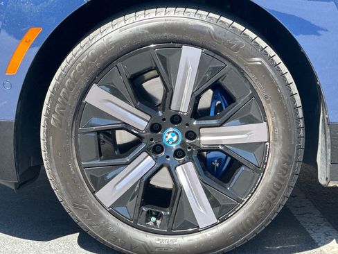Certified 2024 BMW iX xDrive50 w/ Sport Package AWD/4WD image 37
