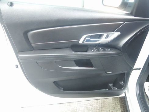 Used 2017 GMC Terrain SLE w/ Chrome Edition image 24