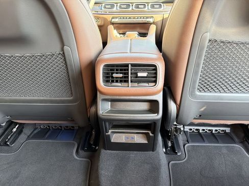 Certified 2025 Mercedes-Benz GLE 450 4MATIC w/ Winter Package image 21