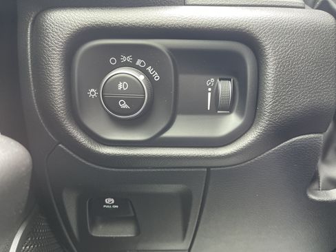 Used 2025 RAM 1500 Warlock AWD/4WD image 25