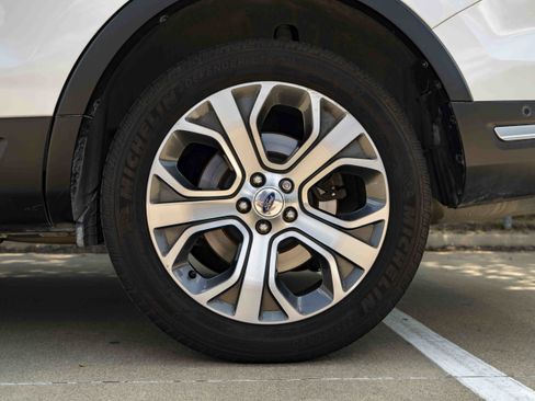 Used 2018 Ford Explorer Platinum AWD/4WD image 15